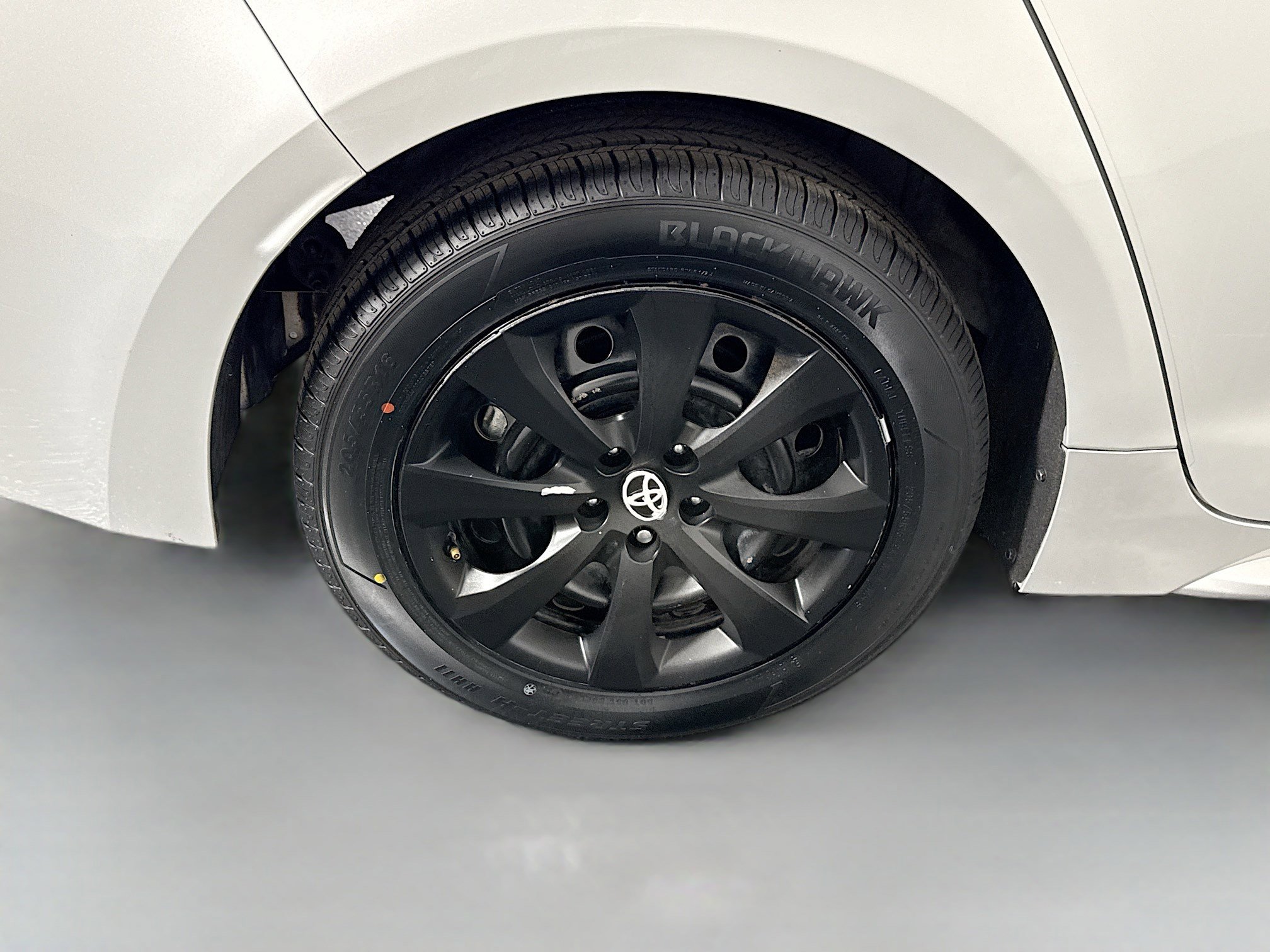 Used 2024 Toyota Corolla LE FWD image 32