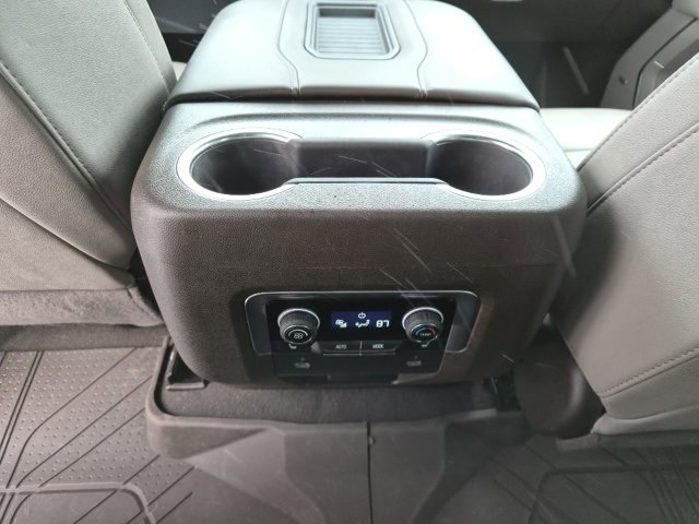 Certified 2024 Chevrolet Suburban Z71 w/ Luxury Package image 33