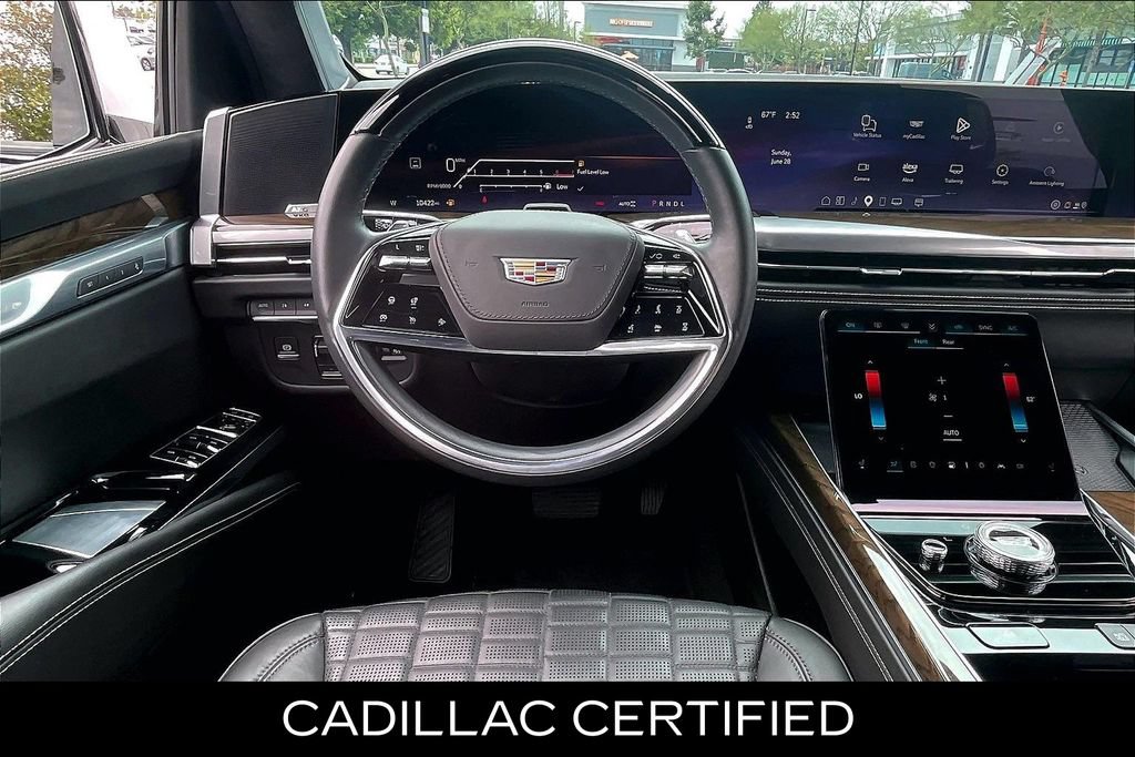 Certified 2025 Cadillac Escalade ESV Sport Platinum AWD/4WD image 7