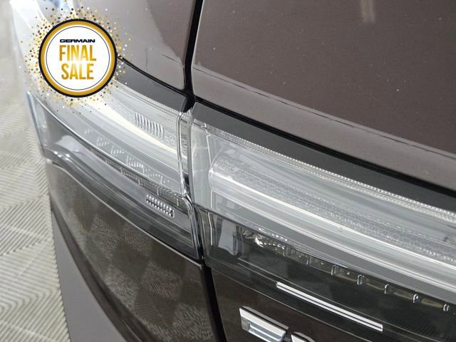 Used 2021 Buick Envision Avenir w/ Technology Package II image 13