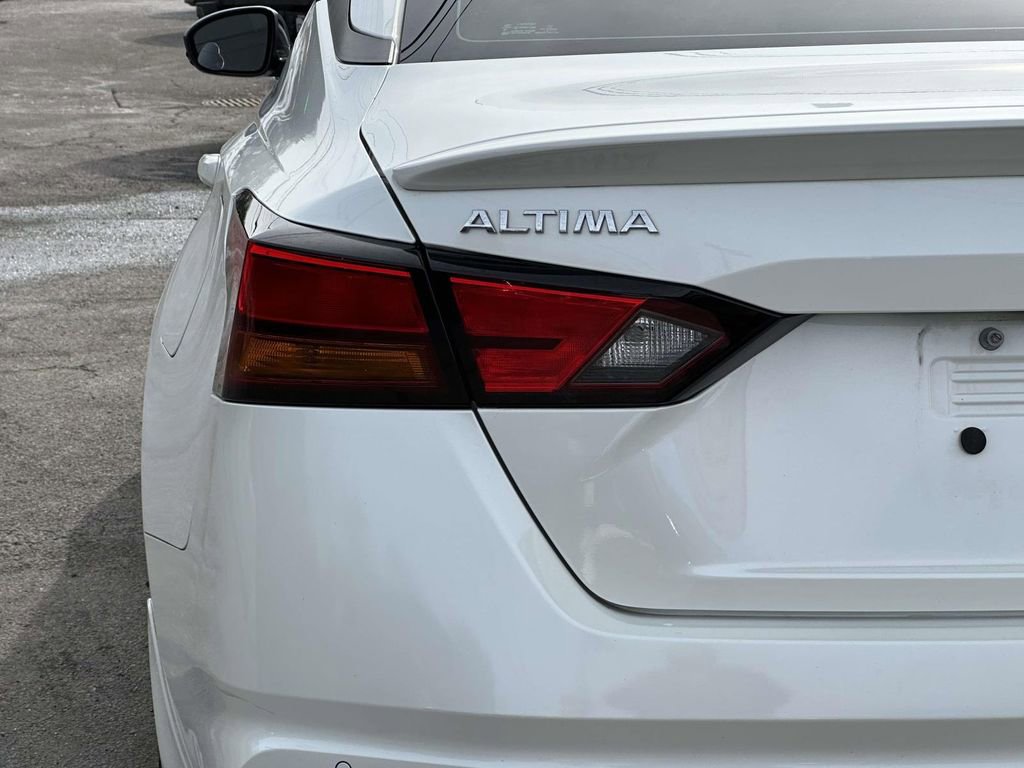 Used 2020 Nissan Altima 2.5 SR w/ Premium Package image 12