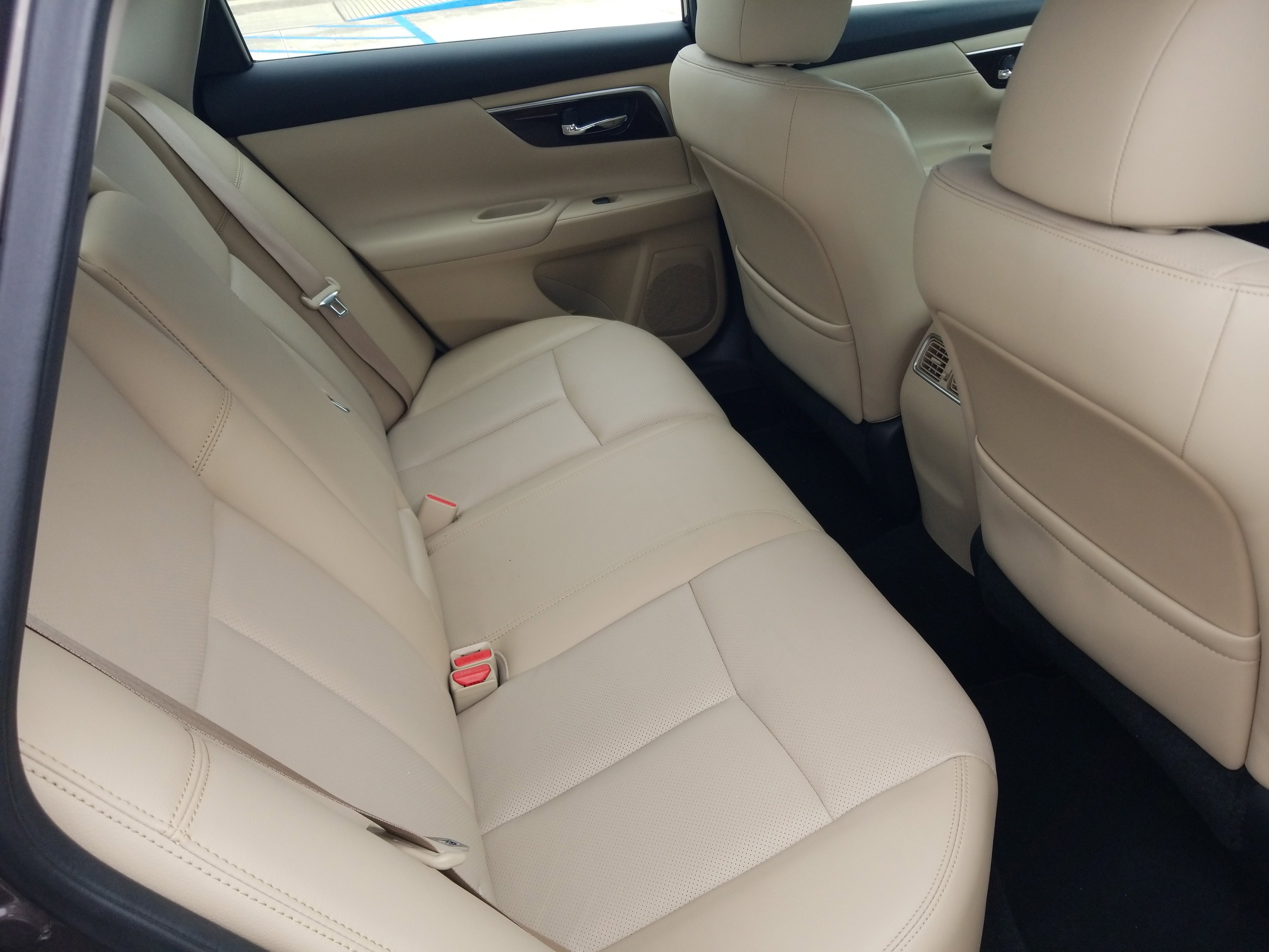 Used 2015 Nissan Altima 2.5 SL w/ Moonroof Package image 15