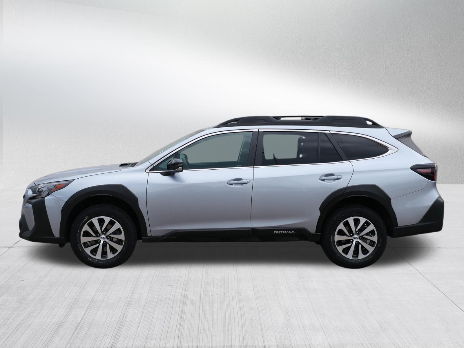 Used 2024 Subaru Outback Premium AWD/4WD image 4