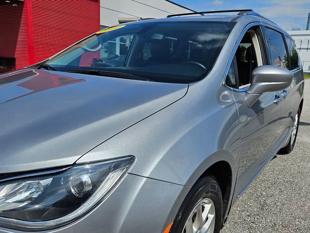 Used 2020 Chrysler Pacifica Touring-L image 21