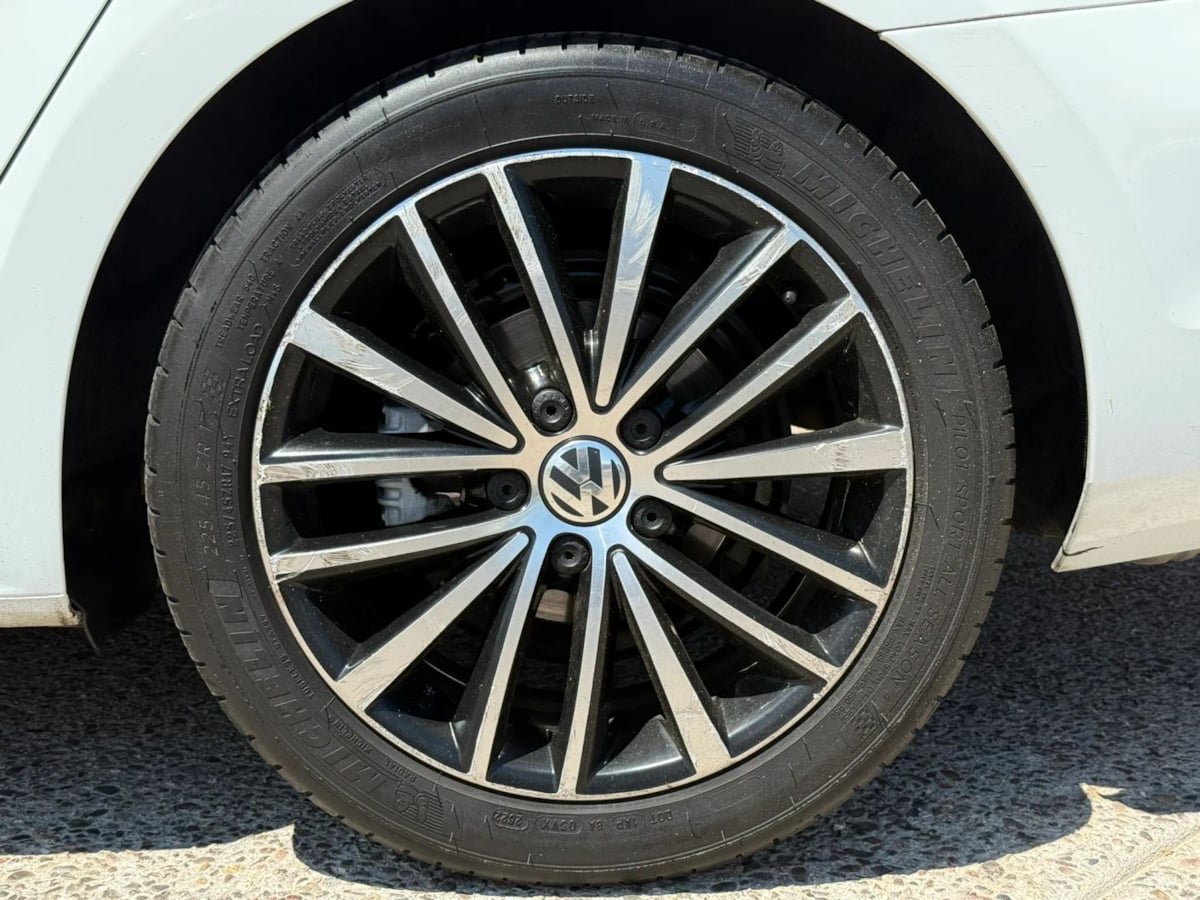 Used 2016 Volkswagen Jetta Sport FWD image 27