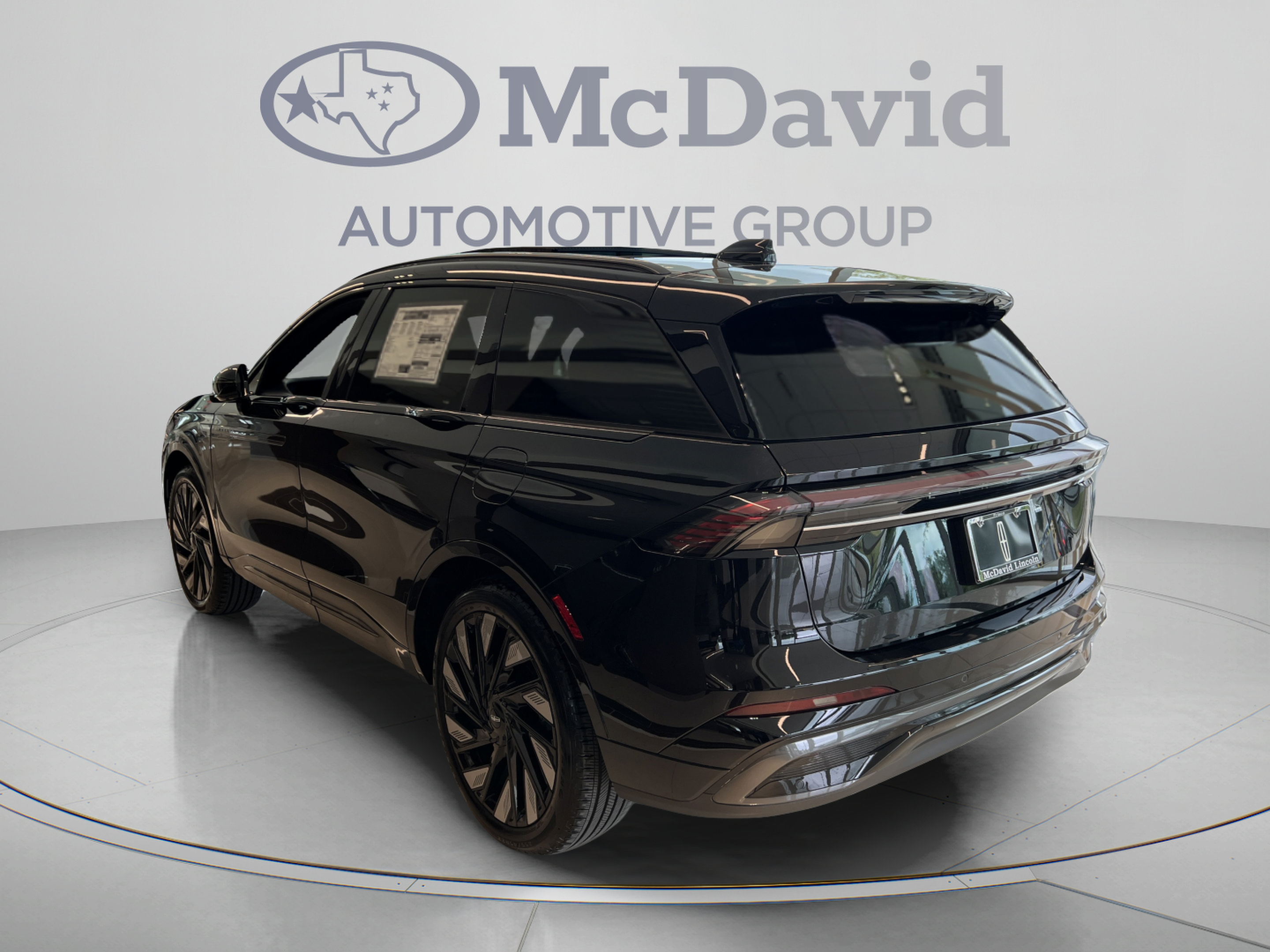 New 2025 Lincoln Nautilus Reserve w/ Jet Appearance Package AWD/4WD image 4