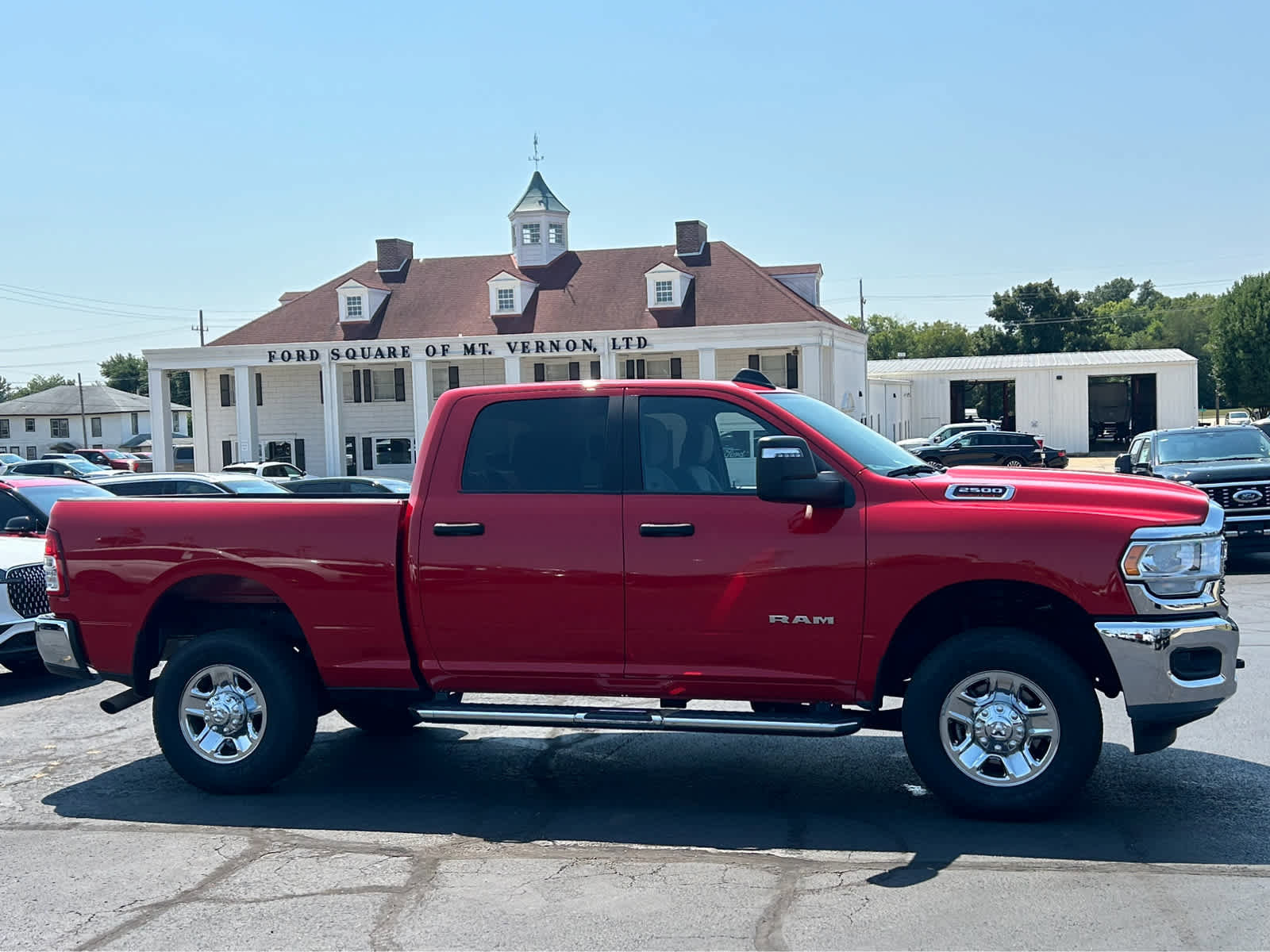 Used 2024 RAM 2500 Big Horn w/ Bed Utility Group image 4