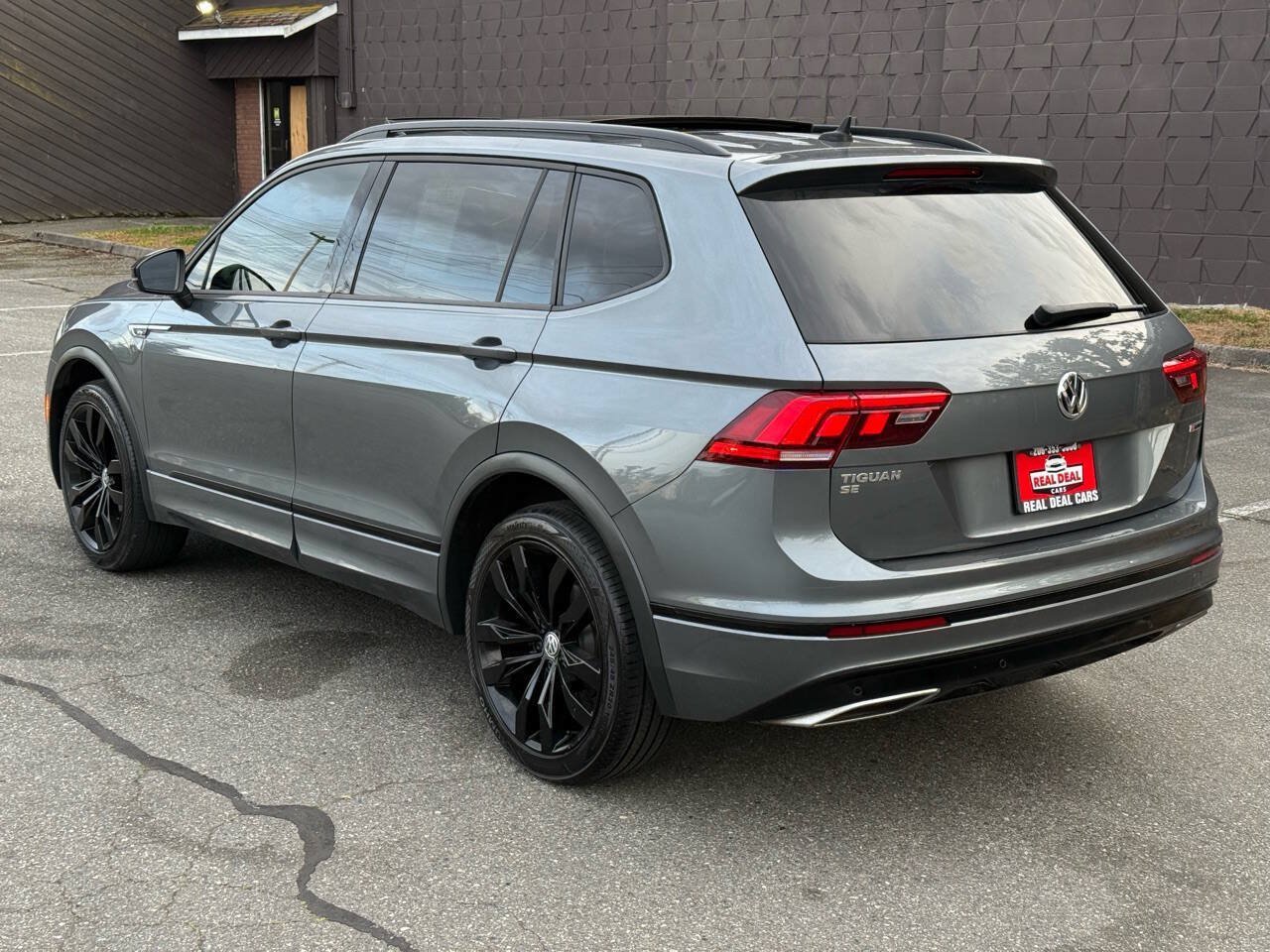 Used 2020 Volkswagen Tiguan SE R-Line w/ 3rd Row Seat Package AWD/4WD image 33