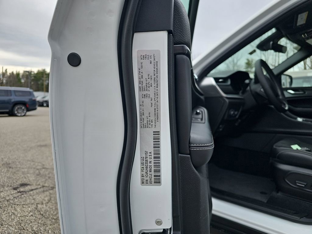 New 2025 Jeep Grand Cherokee Altitude AWD/4WD image 35