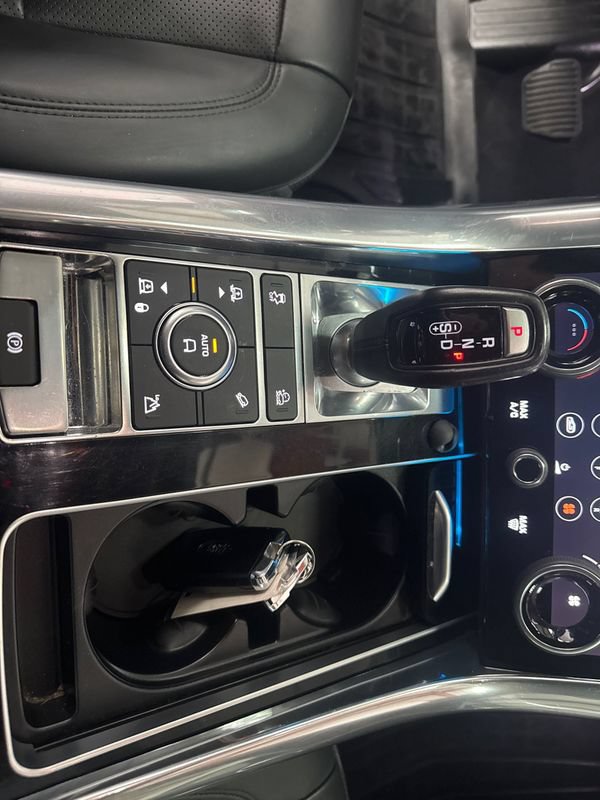 Used 2018 Land Rover Range Rover Sport Supercharged AWD/4WD image 17