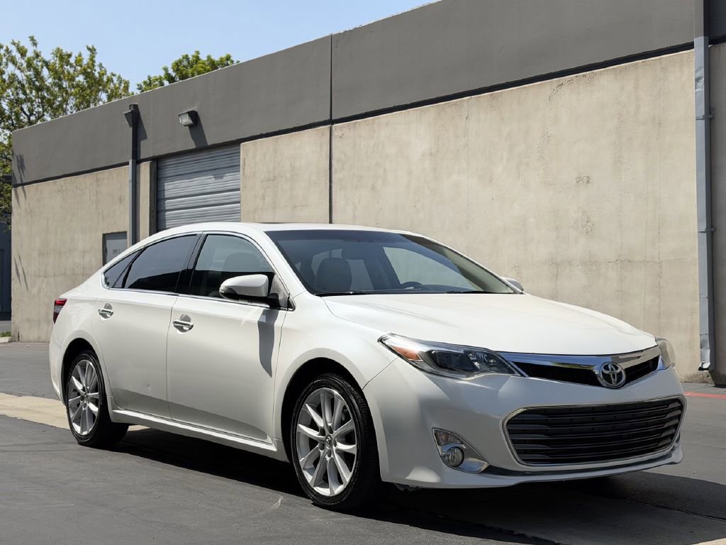 Used 2013 Toyota Avalon Limited FWD image 4