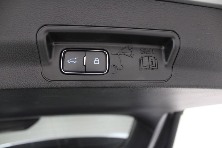 Used 2023 Ford Explorer XLT w/ Equipment Group 202A AWD/4WD image 16