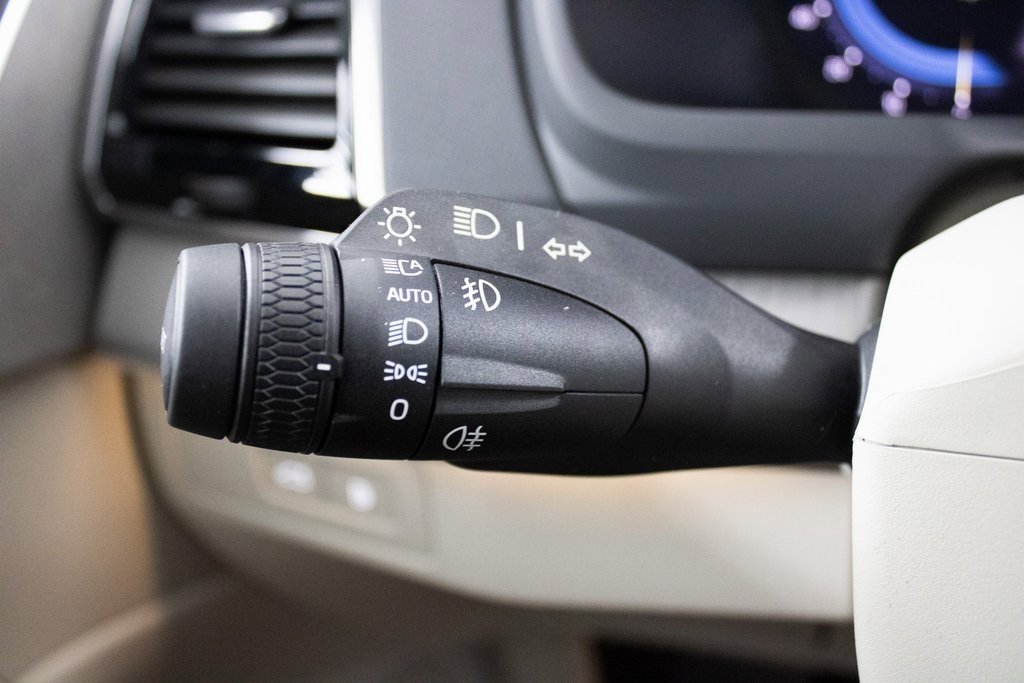 Certified 2025 Volvo XC90 T8 Plus w/ Protection Package Premier image 20