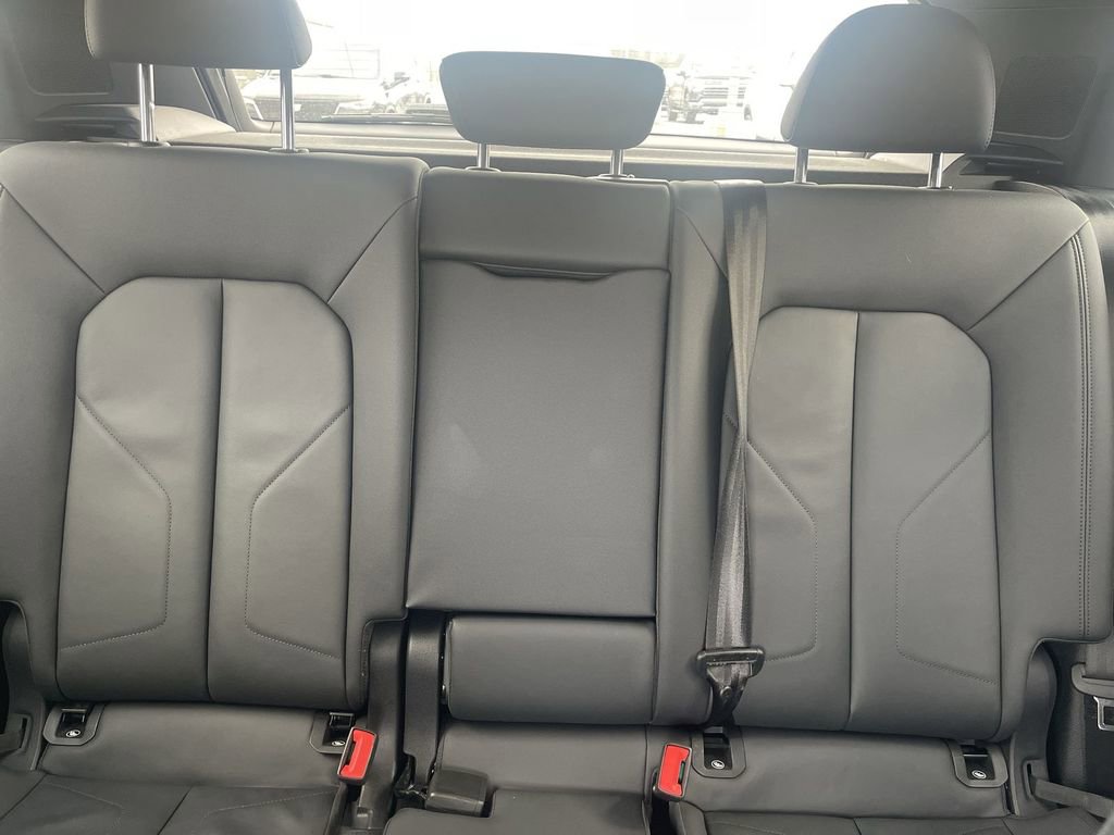 Used 2025 Audi Q3 2.0T Premium image 34