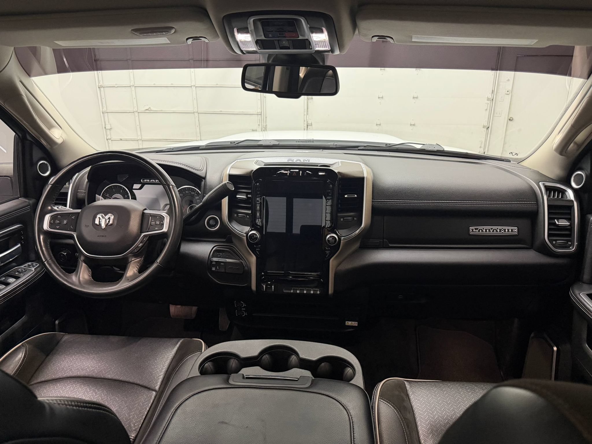 Used 2023 RAM 3500 Laramie AWD/4WD image 13