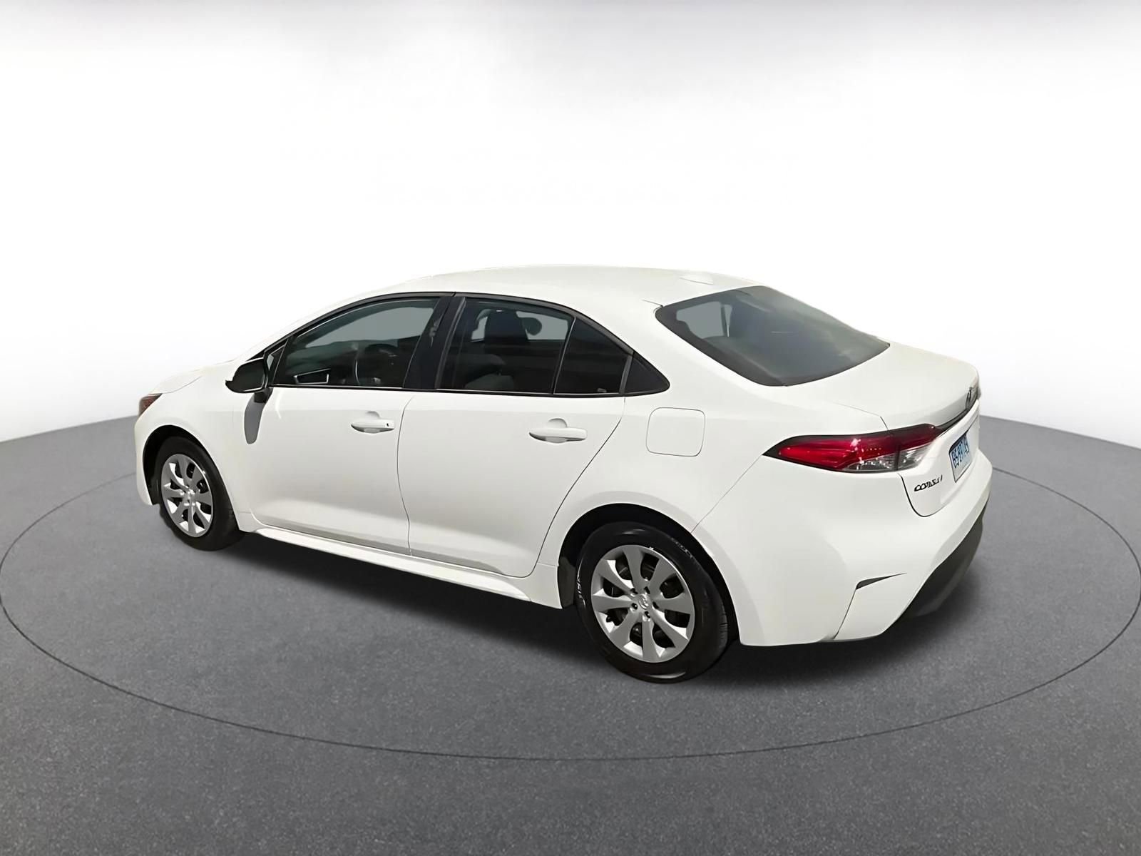 Used 2025 Toyota Corolla LE image 11
