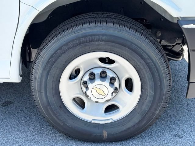 New 2026 Chevrolet Express 3500 w/ Driver Convenience Package RWD image 15