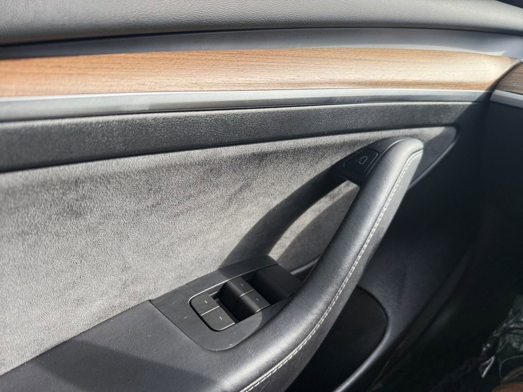Used 2023 Tesla Model 3 Standard Range RWD image 18