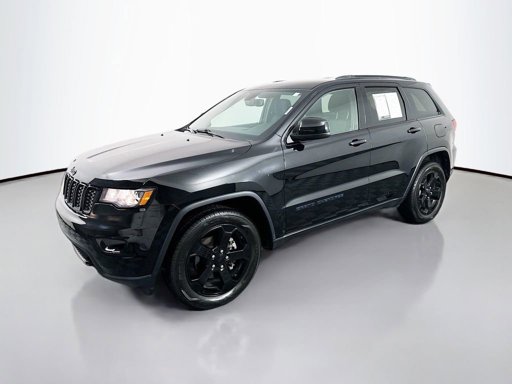 Used 2019 Jeep Grand Cherokee Laredo image 3