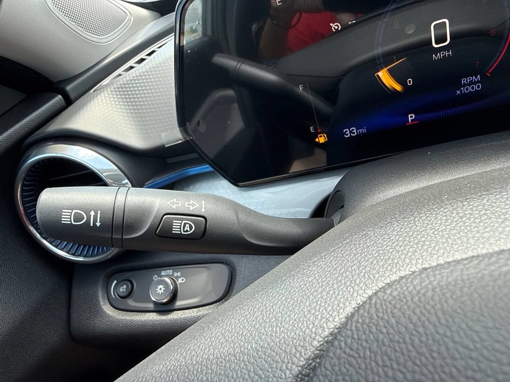 New 2026 Chevrolet Trax LT w/ LT Convenience Package FWD image 16