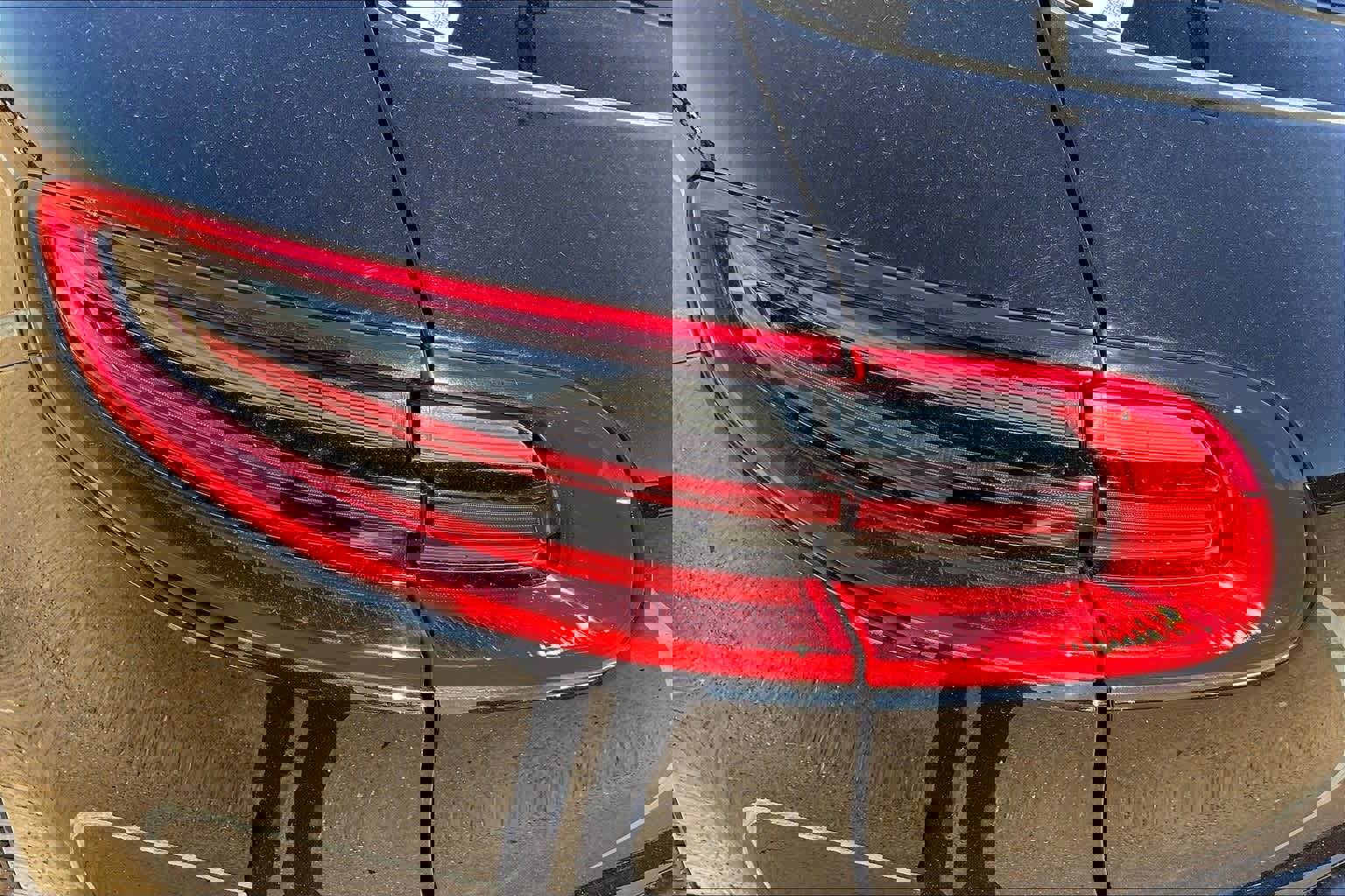 Used 2018 Porsche Macan S image 32