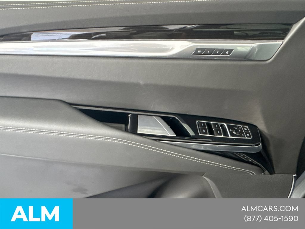 Used 2025 Cadillac Escalade Premium Luxury AWD/4WD image 13