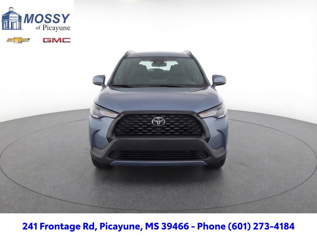 Used 2024 Toyota Corolla Cross LE image 6