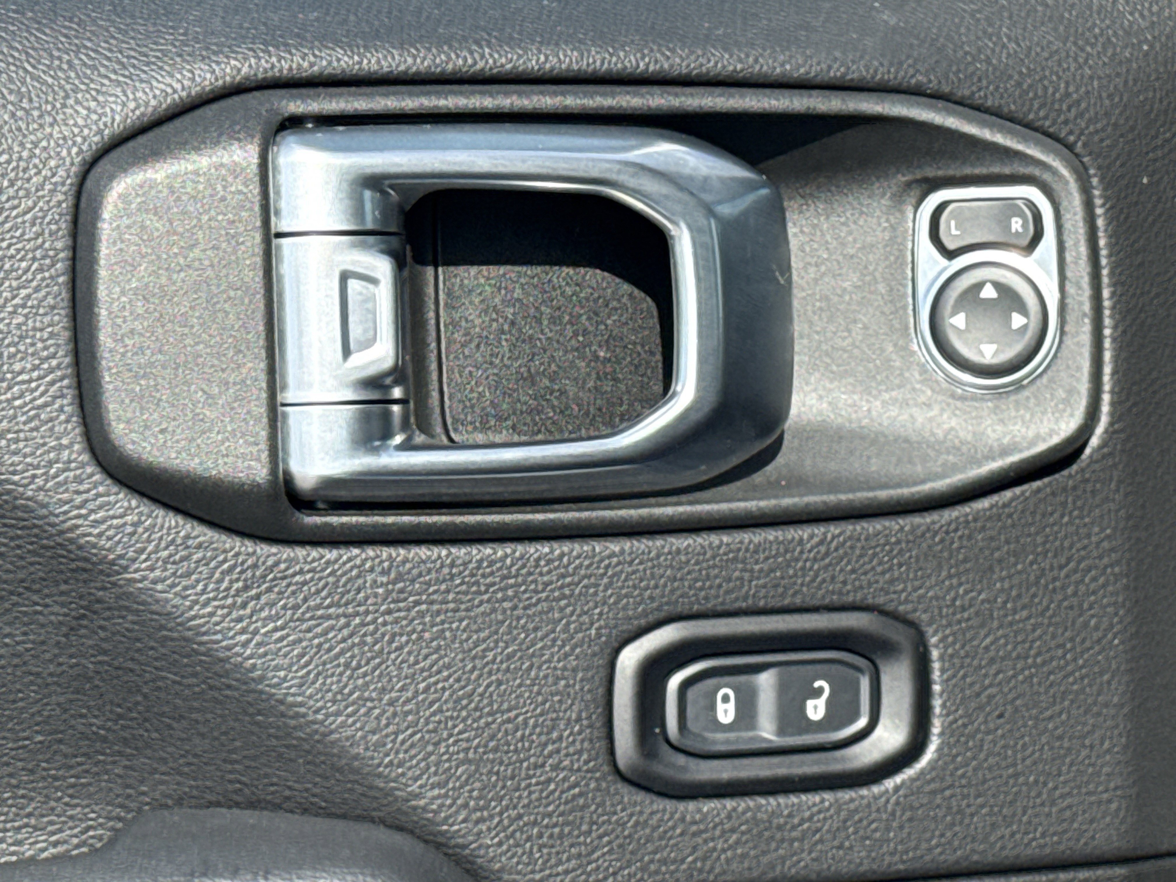 Used 2022 Jeep Wrangler Unlimited Rubicon 4xe w/ Steel Bumper Group image 24