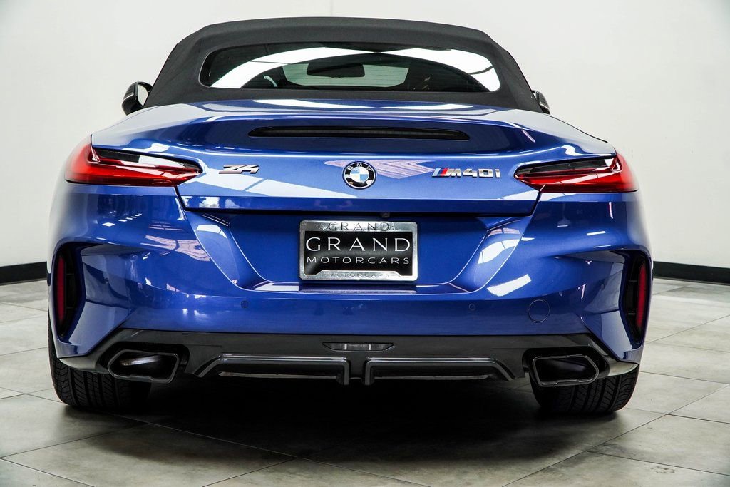 Used 2023 BMW Z4 M40i w/ Premium Package image 11