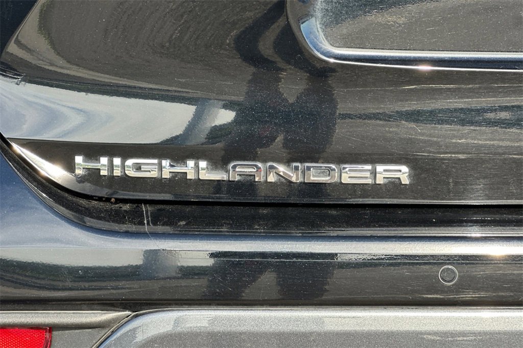 Used 2023 Toyota Highlander Limited image 29
