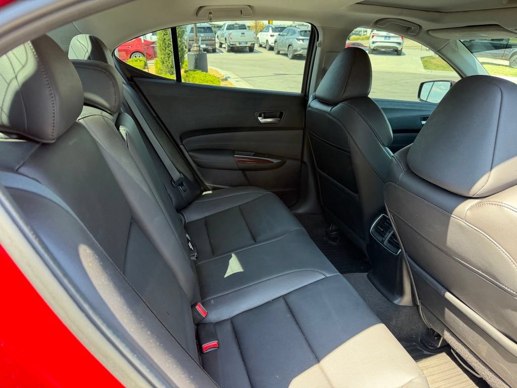 Used 2017 Acura TLX FWD image 9