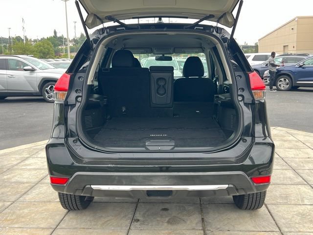 Used 2017 Nissan Rogue SV AWD/4WD image 10