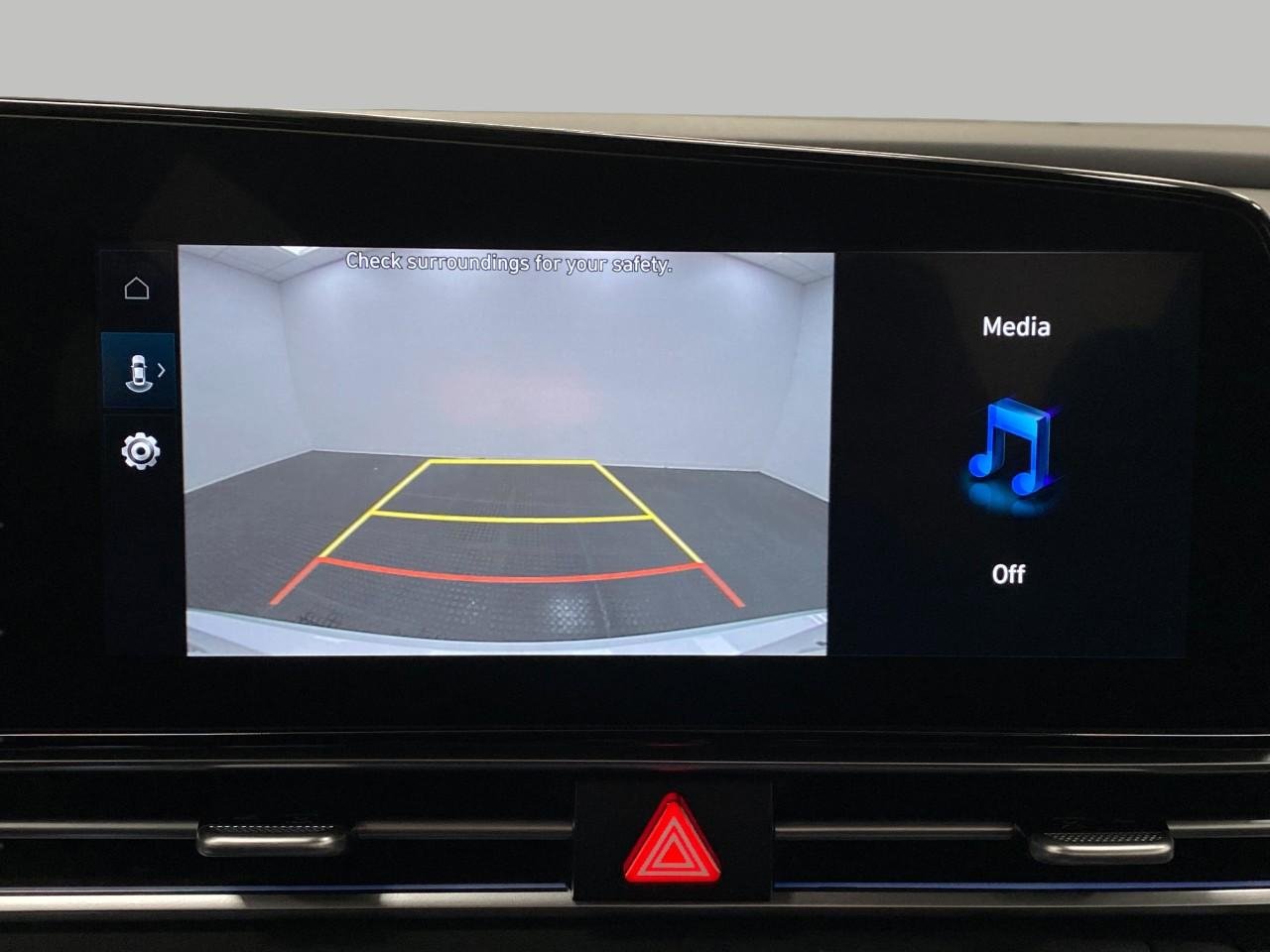 Certified 2025 Hyundai Elantra SEL image 23