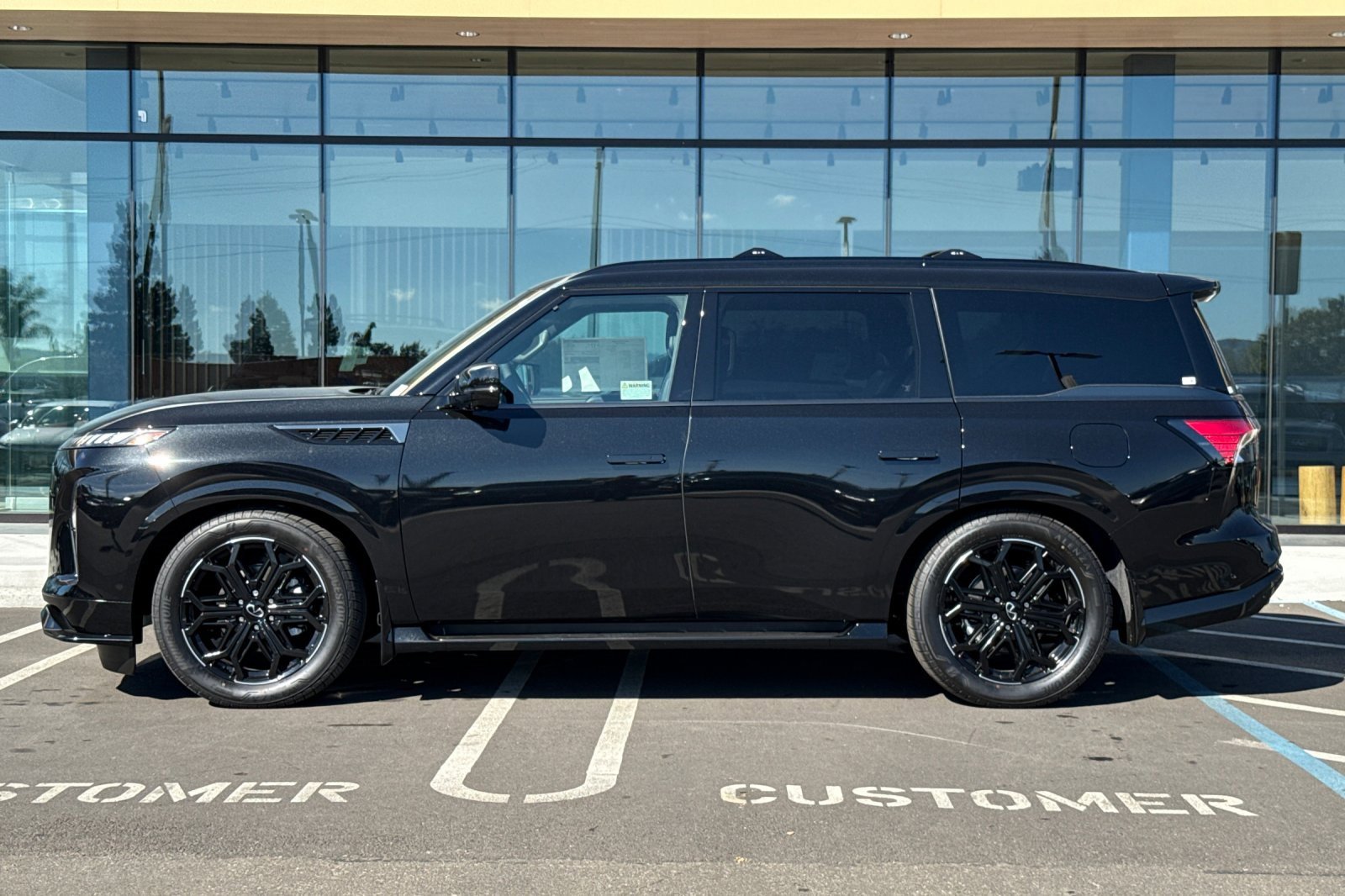 New 2026 INFINITI QX80 4WD w/ Sport Exterior Package image 2