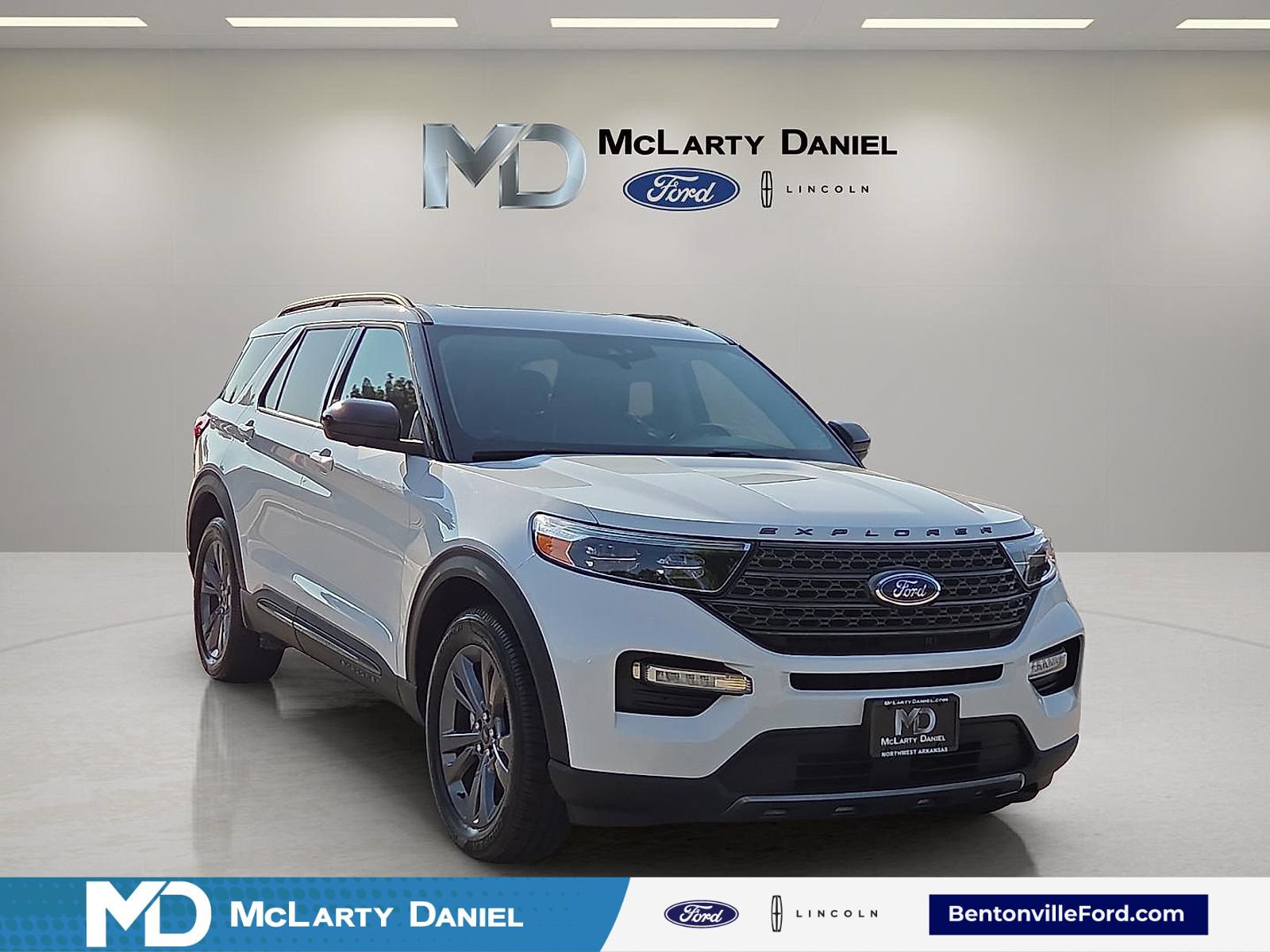 Certified 2022 Ford Explorer XLT w/ Equipment Group 202A AWD/4WD image 1