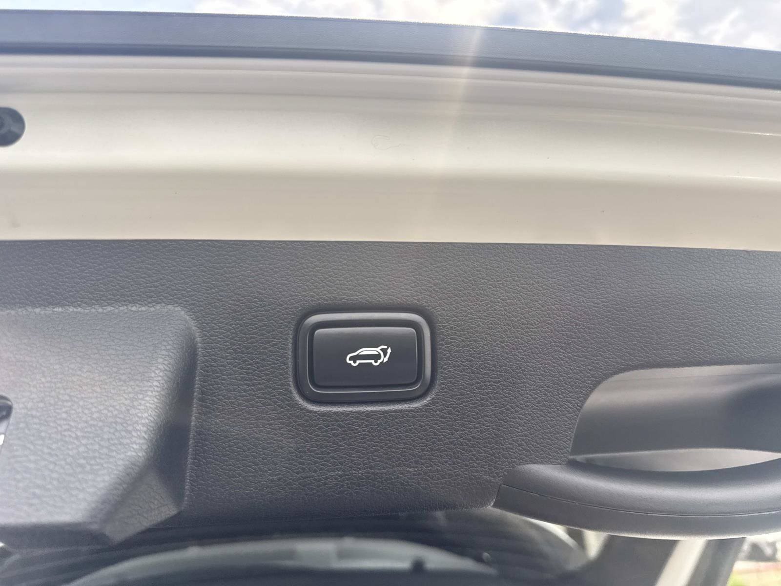 Used 2026 Kia Sportage EX FWD image 8