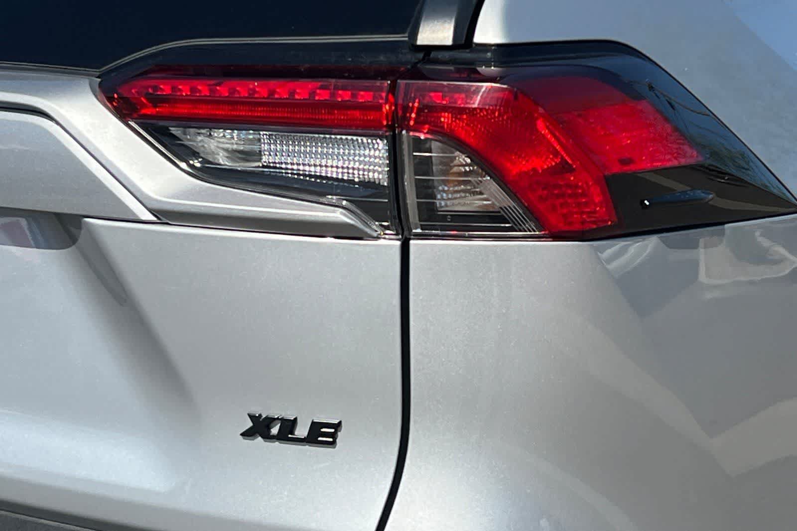 Used 2023 Toyota RAV4 XLE FWD image 33