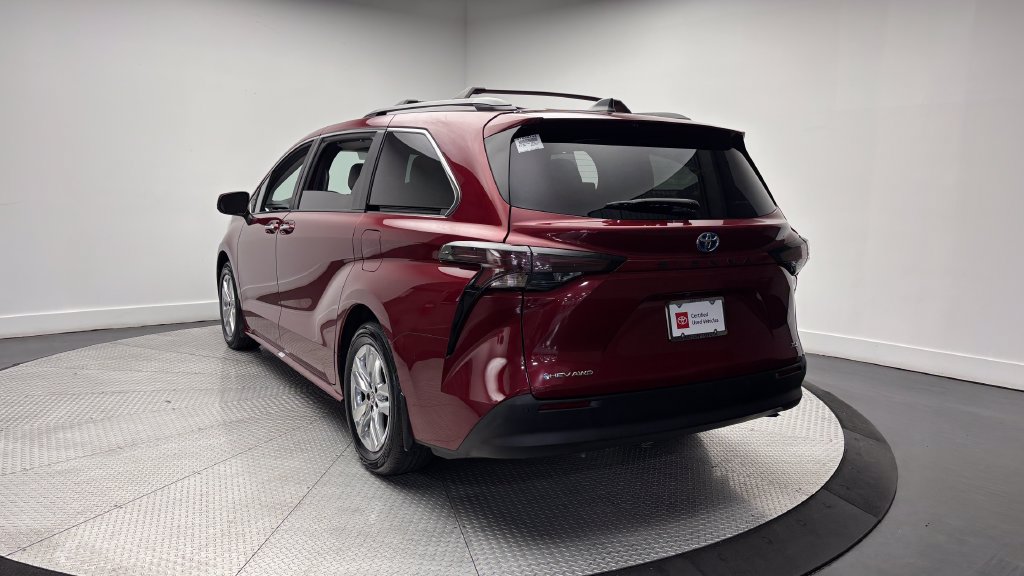 Certified 2025 Toyota Sienna XLE w/ XLE Plus Package AWD/4WD image 39