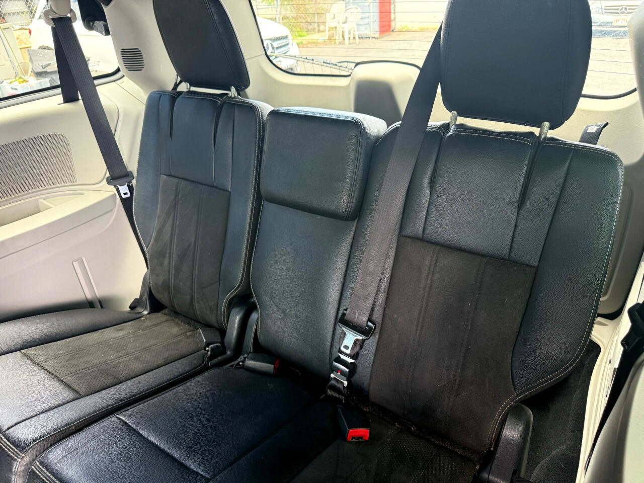 Used 2019 Dodge Grand Caravan SXT image 12