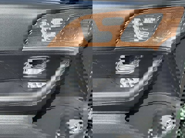 New 2026 Mercedes-Benz GLS 450 4MATIC image 9