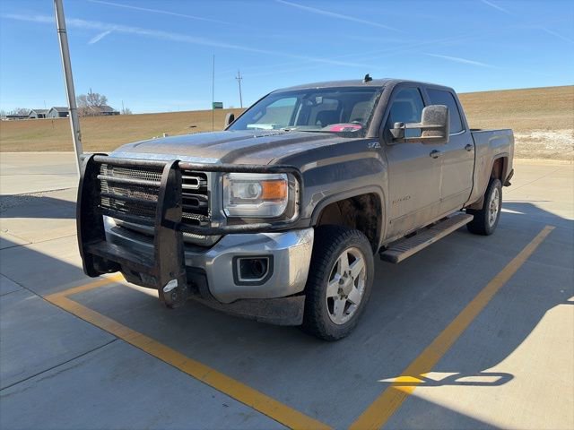 Used 2015 GMC Sierra 2500 SLE w/ SLE Preferred Package image 4