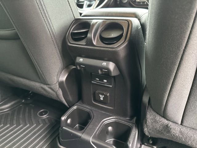 Used 2019 Jeep Wrangler Unlimited Sahara AWD/4WD image 20