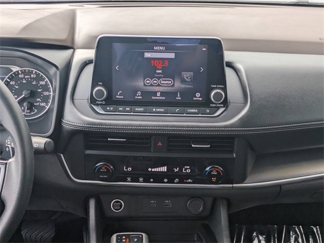 Used 2023 Nissan Rogue SV image 13