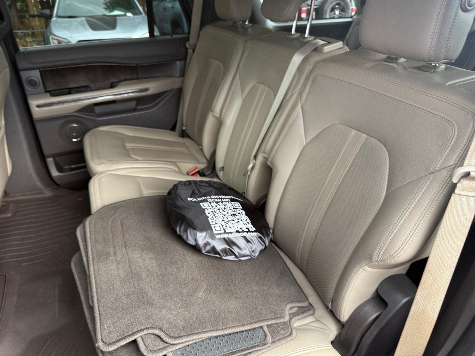 Used 2019 Ford Expedition Limited w/ Equipment Group 301A AWD/4WD image 17