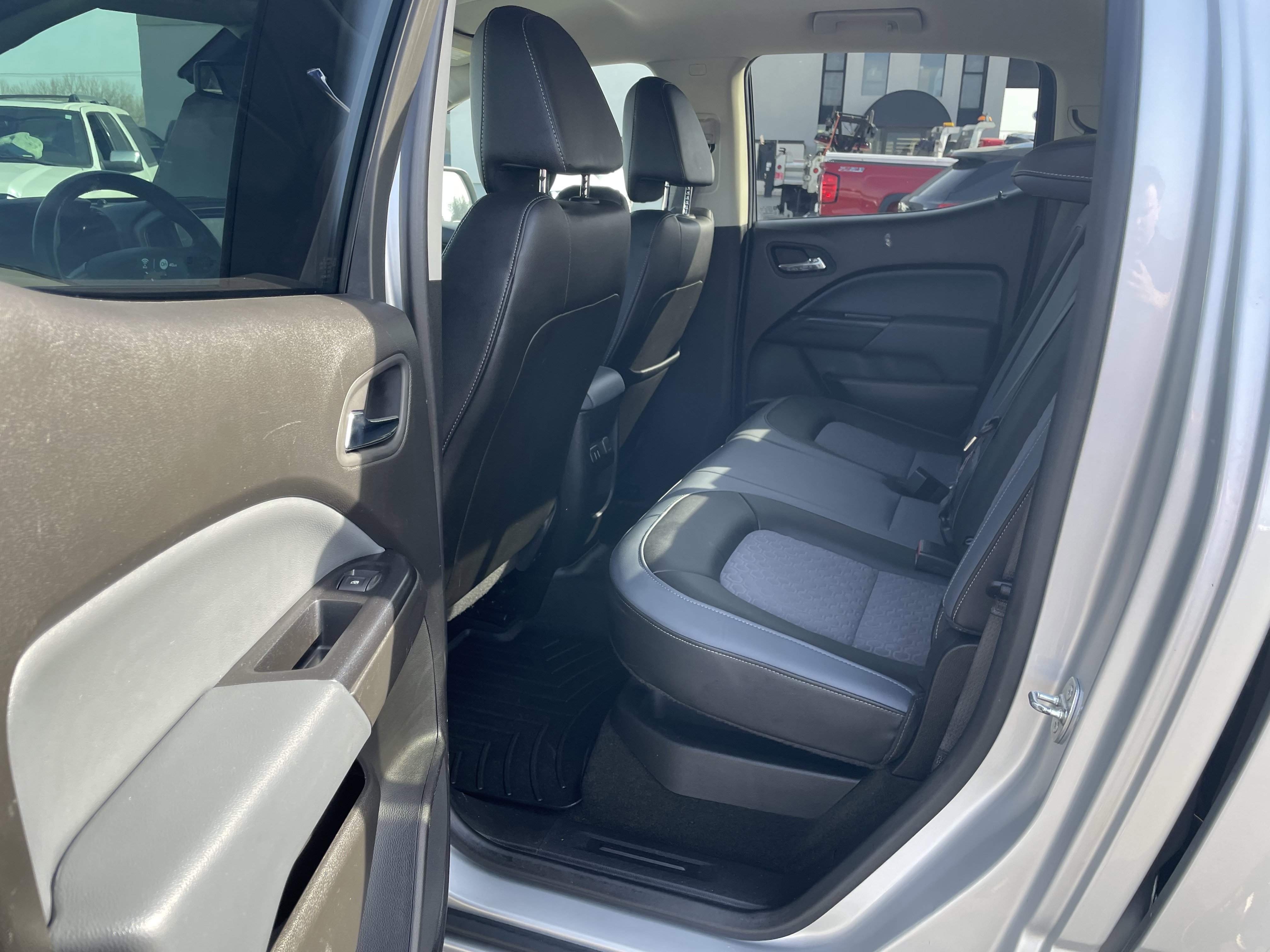 Used 2017 Chevrolet Colorado Z71 AWD/4WD image 27