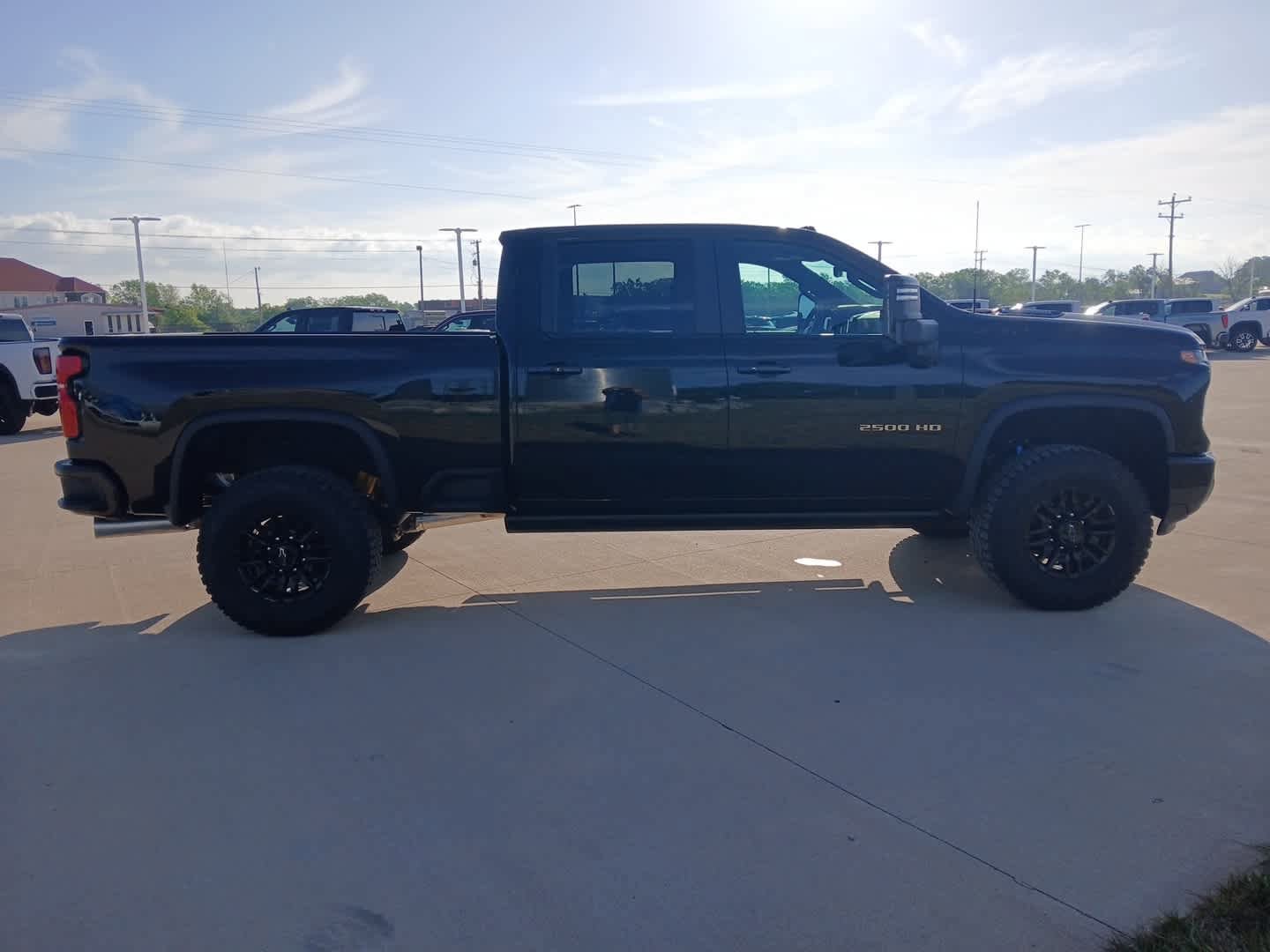New 2026 Chevrolet Silverado 2500 ZR2 w/ LPO, Dark Essentials Package AWD/4WD image 7