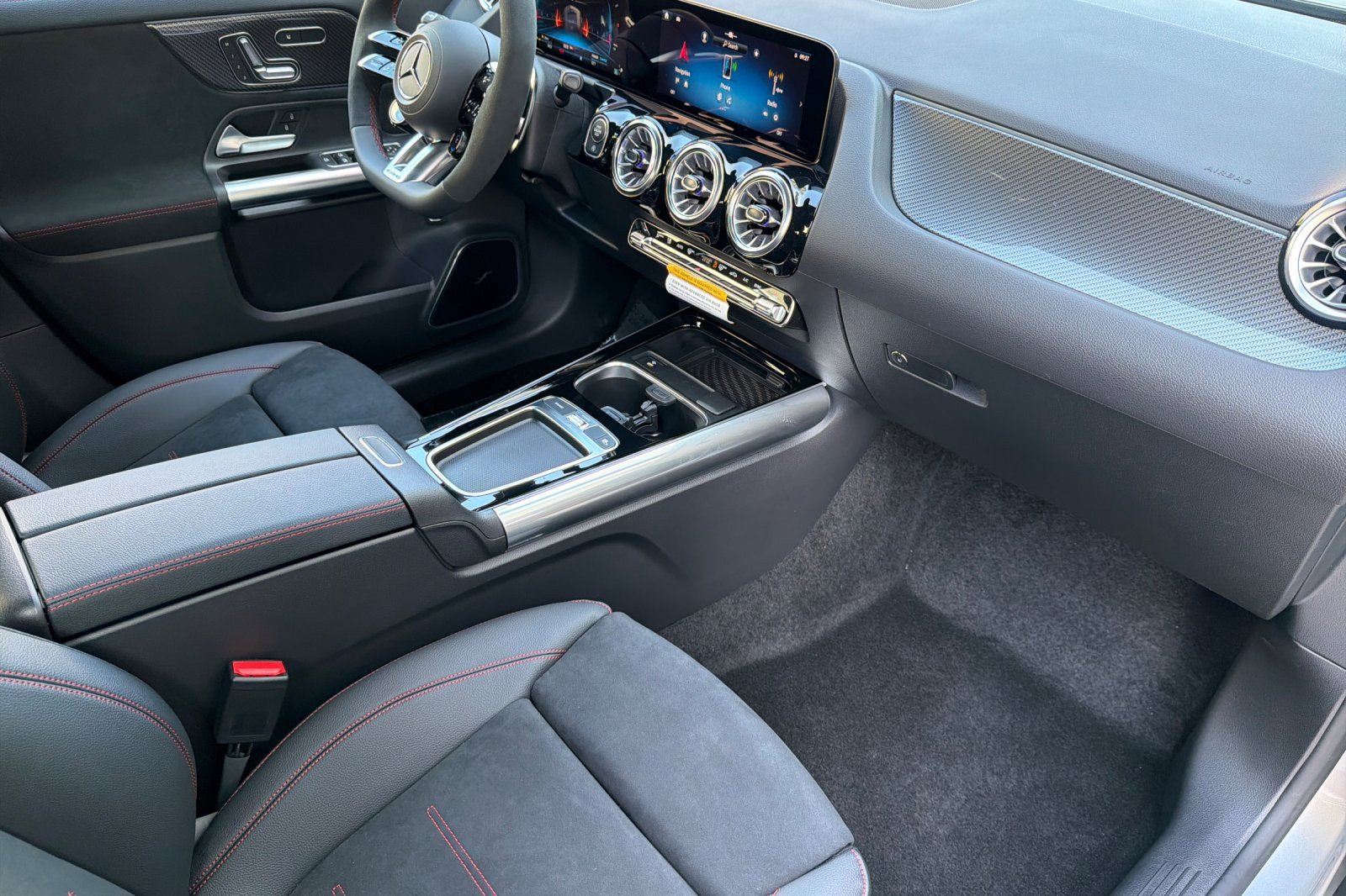 New 2026 Mercedes-Benz GLA 35 AMG 4MATIC image 15