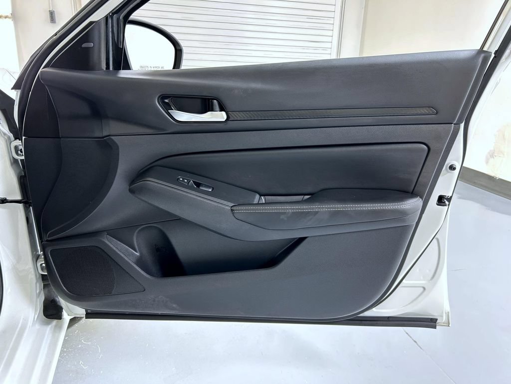 Used 2024 Nissan Altima 2.5 SV AWD/4WD image 17