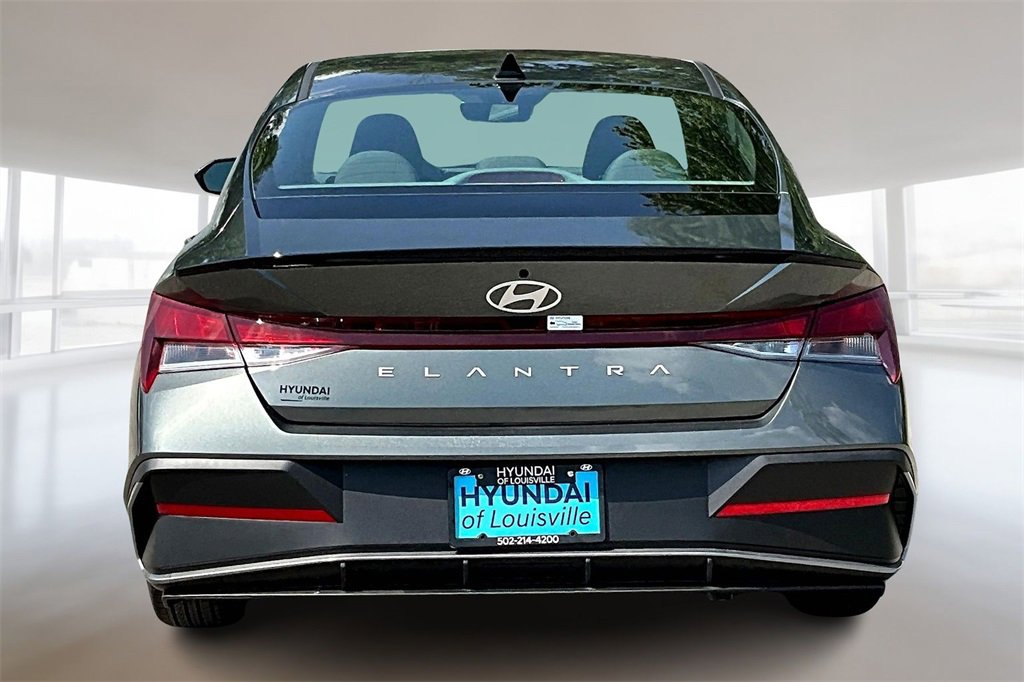 New 2025 Hyundai Elantra Sport image 4
