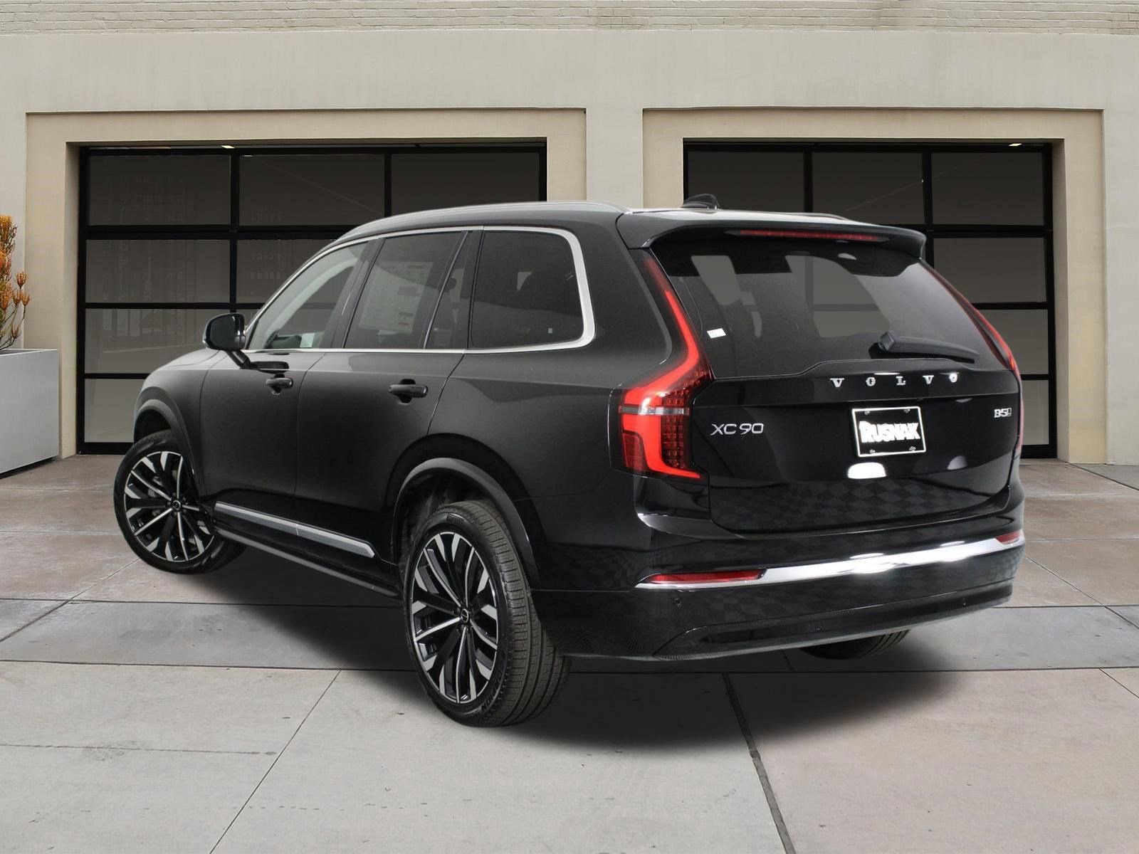 New 2026 Volvo XC90 B5 Core image 3